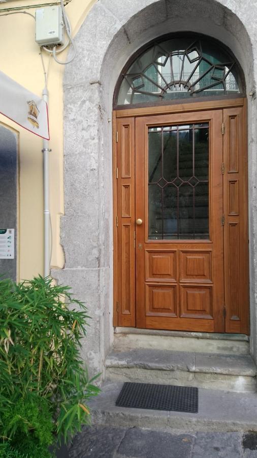 La Grotta Lägenhet Salerno Exteriör bild
